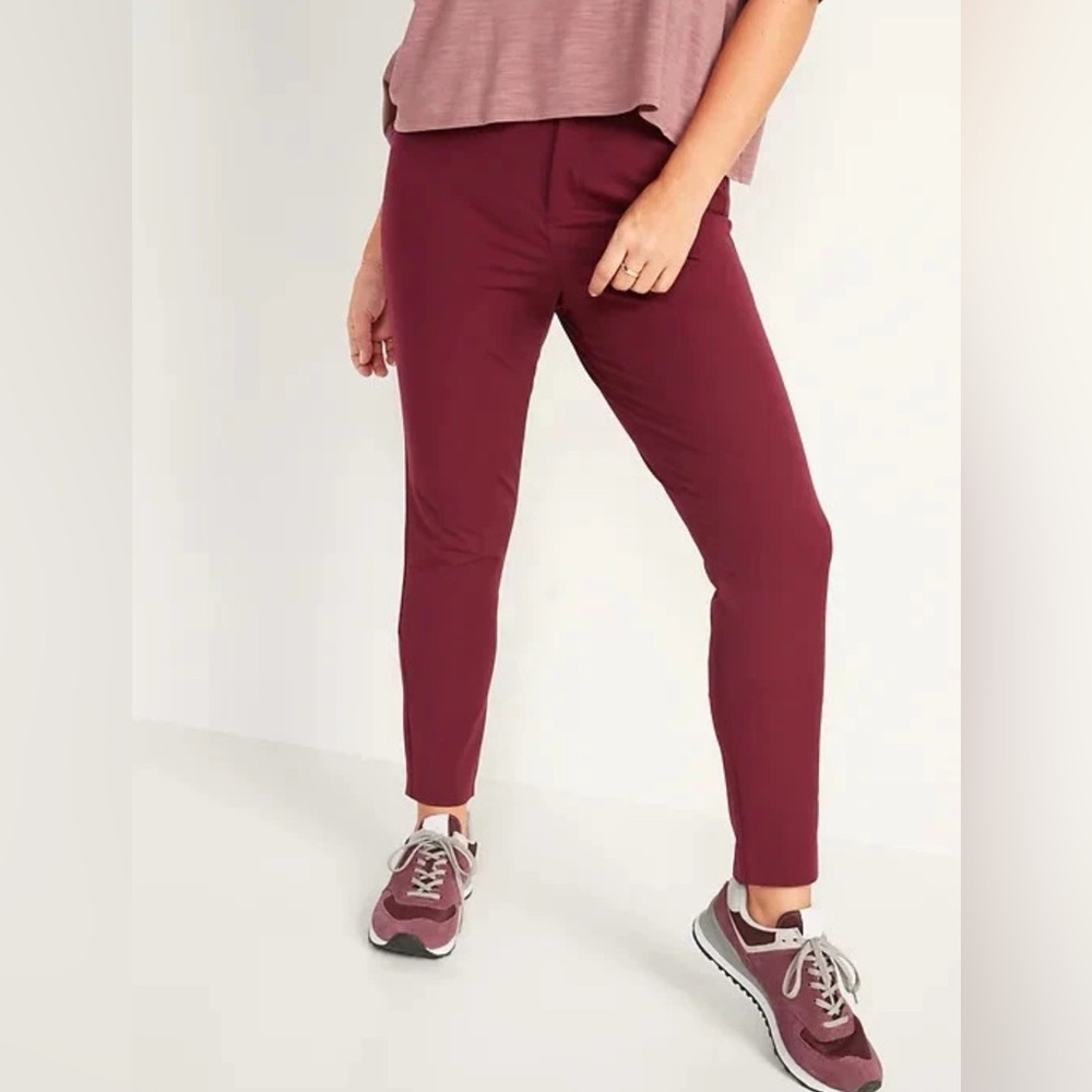 NWOT Old Navy High-Waisted Secret-Smooth Pockets Pixie Pants